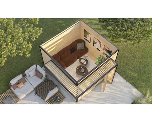 Draufsicht auf eine moderne Gartenlounge mit Holzelementen, braunem Sofa und weißen Outdoor-Möbeln auf einer Rasenfläche