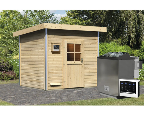 Holzsauna mit Tür, Fenster und Saunaofen