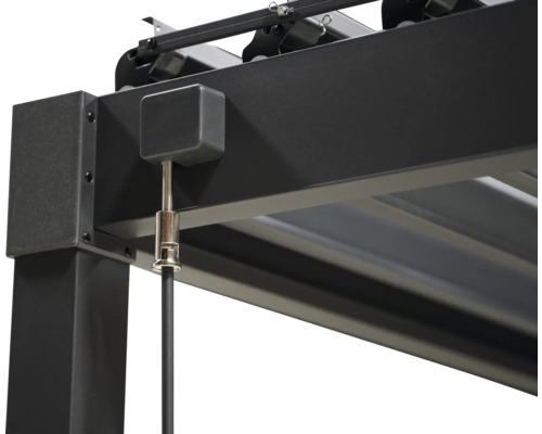 Detailansicht einer Pergola mit Markise und Befestigung