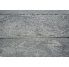 Graue Terrassenplatten aus Beton