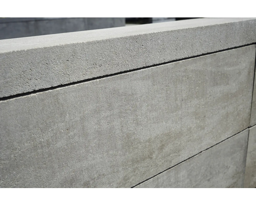 Betonsteine gestapelt
