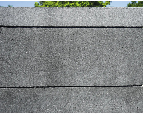 Graue Betonmauersteine für den Garten- und Landschaftsbau