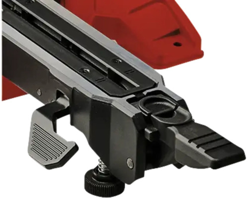 Detailansicht eines Befestigungsgeräts für den Baubereich.