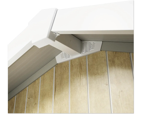 Detailansicht einer Deckenverkleidung mit Holzpaneelen