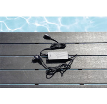 Transformator mit Kabel und Stecker für den Außenbereich