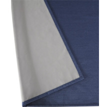 Blick auf eine beschichtete Tischdecke