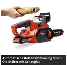 Akkukettensäge von Einhell wird mit Öl befüllt