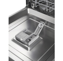 Innenansicht eines Geschirrspülers mit offenem Spülmittelbehälter