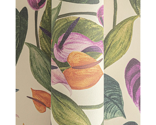 Tapetenrolle mit Blumenmuster