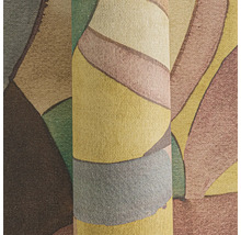 Teppich mit abstraktem Muster, gerollt