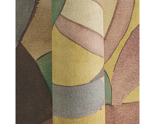 Teppich mit abstraktem Muster, gerollt