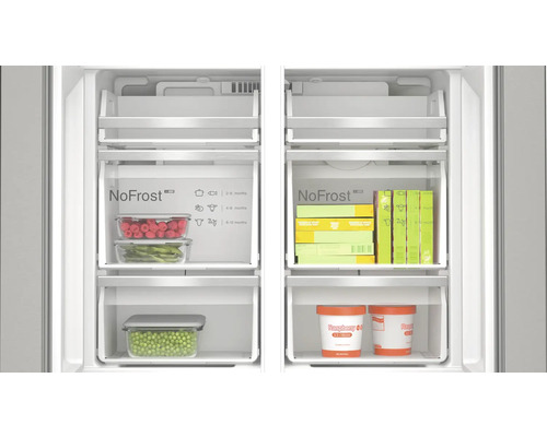 Gefrierschrank Innenraum mit Lebensmitteln und No Frost Funktion