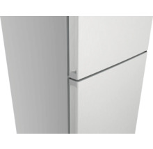 Detailansicht eines Kühlschranks mit Gefrierfach oben