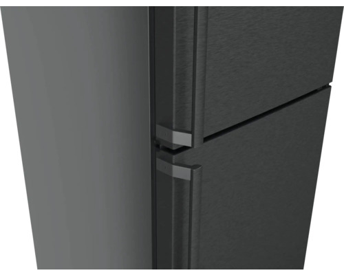 Detailansicht eines Kühlschranks mit zwei Türen