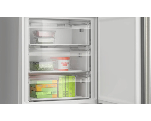 Gefrierschrank mit Lebensmitteln in Schubladen