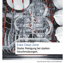 Innenansicht eines Geschirrspülers mit Reinigungsfunktion