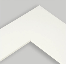 Detailansicht eines weißen Bilderrahmen-Eckstücks