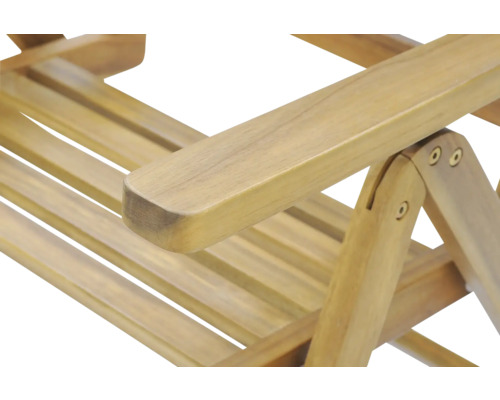 Detailansicht eines Holzstuhls