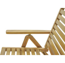 Detailansicht eines Gartenstuhls aus Holz