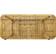 Unterseite eines Gartentisches aus Holz mit rechteckiger Tischplatte und vier Beinen