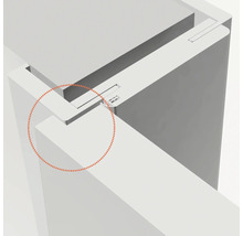 Detailansicht einer Eckverbindung von zwei weißen Platten