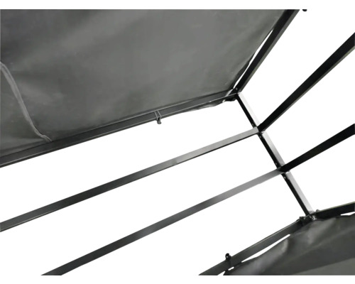 Detailansicht eines Pavillons mit Metallrahmen und Stoffdach