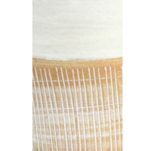 Detailansicht einer gerillten Oberfläche mit geraden Linien