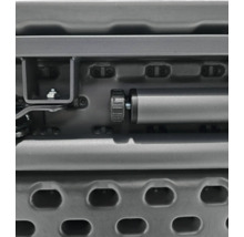 Detailansicht eines Klapptisches mit Verstellmechanismus