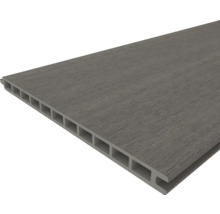 Terrassendiele aus Holz und Kunststoff