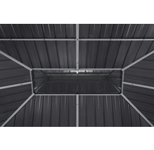 Innenansicht eines Pavillons mit Metalldachkonstruktion