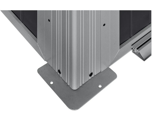 Detailansicht einer Aluminium-Gartenhaus-Ecke mit Bodenbefestigung