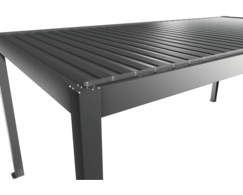 Detailansicht einer Terrassenüberdachung aus Metall