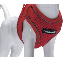 Rotes Hunde Brustgeschirr mit reflektierenden Elementen