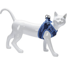 Katzen Brustgeschirr an einer Katze Puppe