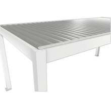 Detailansicht eines Carports mit Stahlkonstruktion und Trapezblechdach