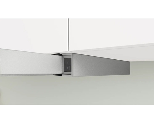 Dunstabzugshaube unter einem Küchenschrank