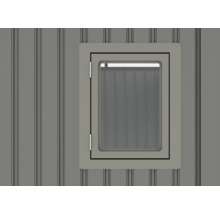 Fenster mit Rahmen in einer Gartenlaube