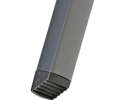 Detailansicht eines Tischbeins mit Kunststofffuß