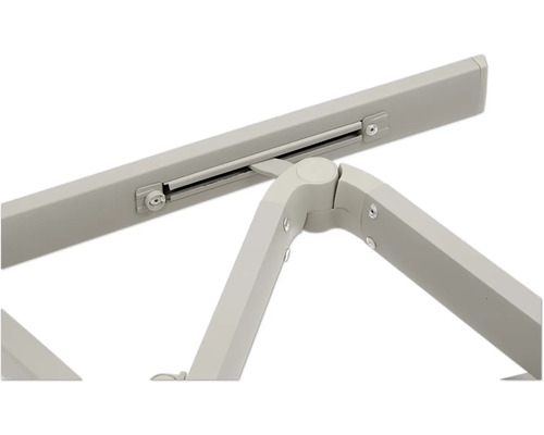 Detailansicht eines Klapptisches mit Metallgestell und Verbindungsstücken.