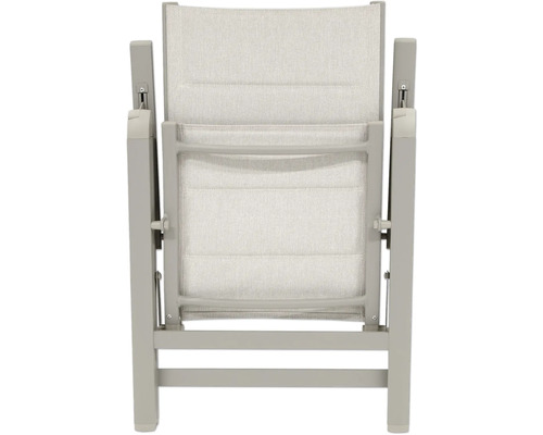 Rückansicht eines Gartenstuhls mit Textilbespannung