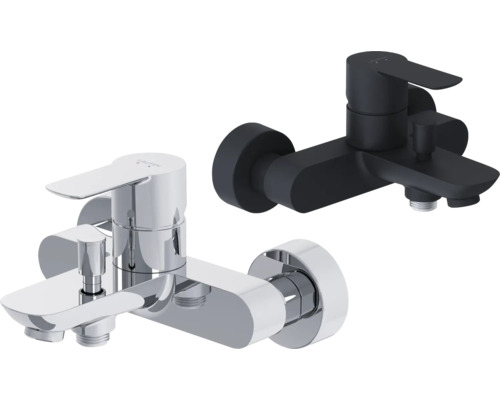 Zwei Badarmaturen: eine verchromte Badarmatur und eine schwarze Badarmatur.