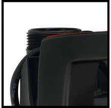 Detailansicht einer schwarzen Pumpe mit Kabel und geriffeltem Anschlussstück.