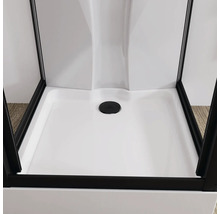 Detailansicht einer Duschkabine mit schwarzem Rahmen und weißer Duschwanne