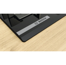 Bosch Logo auf einem schwarzen Kochfeld