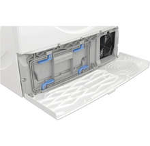 Waschtrockner mit geöffneter, leicht zu reinigender Filterklappe