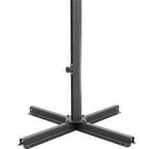 Schirmständer aus Metall mit vierbeiniger Basis