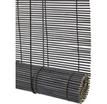 Gerollter Bambusrollo zur Fensterdekoration und zum Sonnenschutz