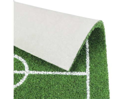 Kunstrasen mit Fußballfeldmarkierung