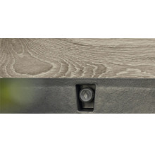 Detailaufnahme einer Holzoberfläche und einem Ventil mit Tropfensymbol