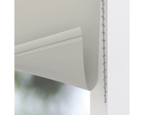 Detailansicht eines Rollos mit Kettenzug